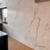 ściana ze spieku kwarcowego Neolith